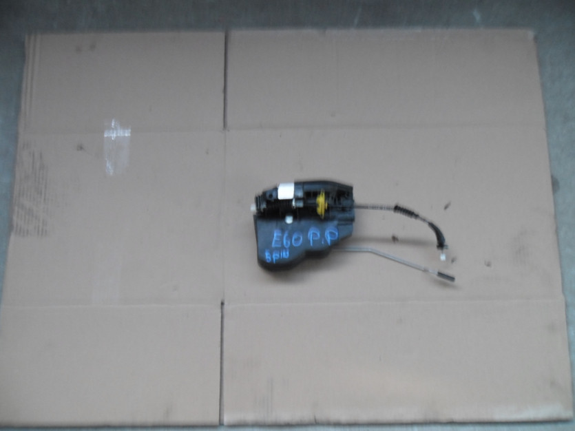 BMW 5 E60 ZAMEK DRZWI PRAWY PRZOD
