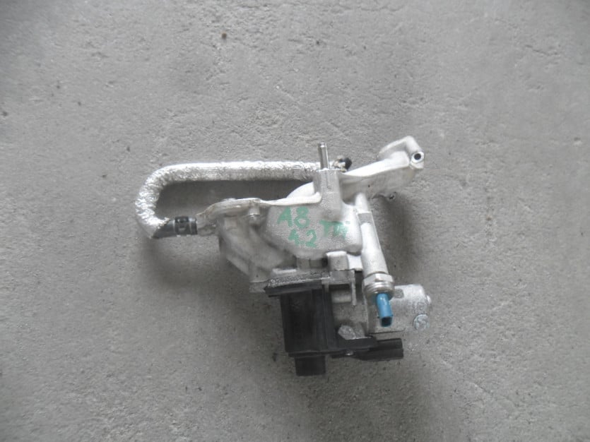AUDI A8 4H D4 LIFT ZAWOR EGR 4.2 TDI 057131501G