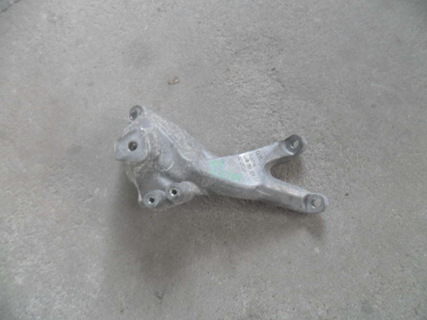 AUDI A8 4H D4 LIFT WSPORNIK SILNIKA 4H0199307AF
