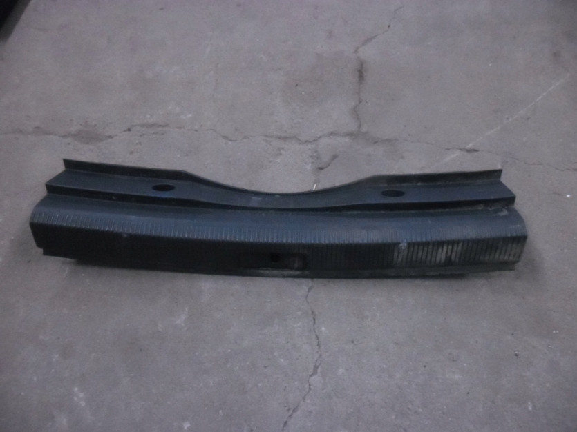 VW GOLF VI 6 OSLONA PROGU BAGAZNIKA 1K9863459A