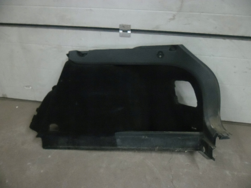 VW GOLF VI 6 BOCZEK TAPICERKA BAGAZNIKA PRAWA KOMB
