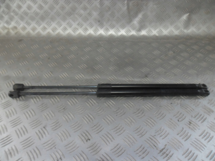 VW GOLF VI 6 2011 AMORTYZATORY SILOWNIKI KLAPY TYL