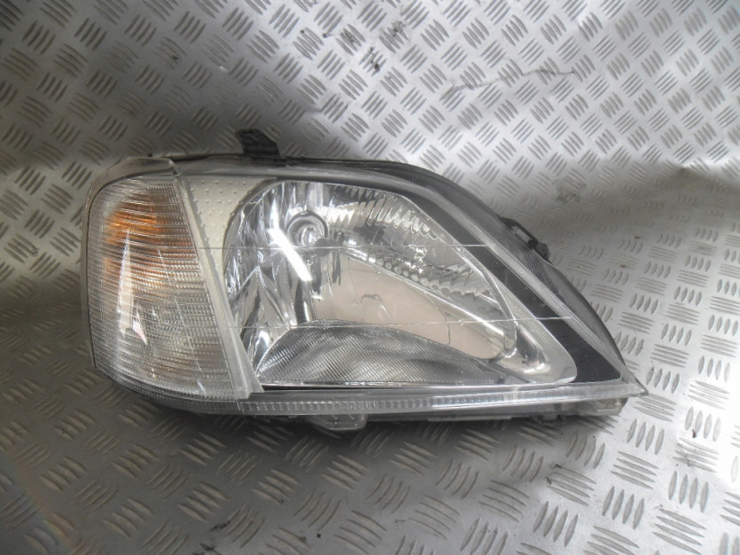 DACIA LOGAN MCV 2012 LAMPA PRAWA PRZOD PRZEDNIA