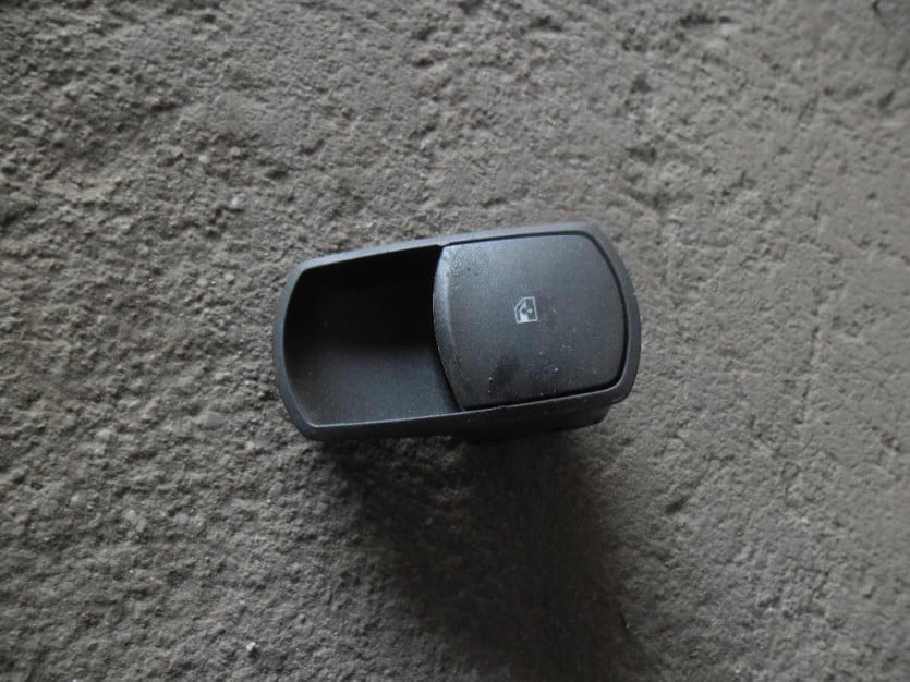 OPEL CORSA E 2019 PRZELACZNIK SZYBY 13430018