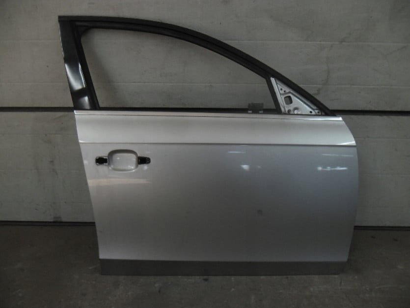 AUDI A4 B8 8K 2009 DRZWI PRAWE PRZOD PRZEDNIE