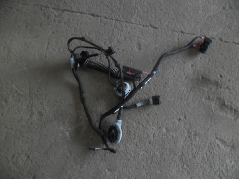 AUDI A4 B8 8K WIAZKA INSTALACJA PRAWA TYL TYLNA
