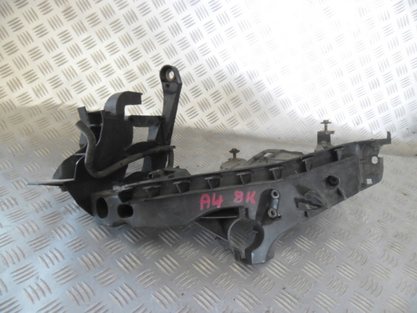 AUDI A4 B8 8K 2009 SLIZG LAMPY LEWY 8K0805607A