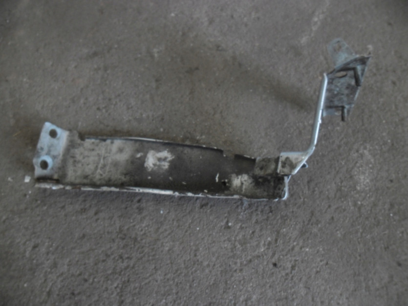 AUDI A4 B8 8K WSPORNIK BLOTNIKA PRAWY 8K0821136A