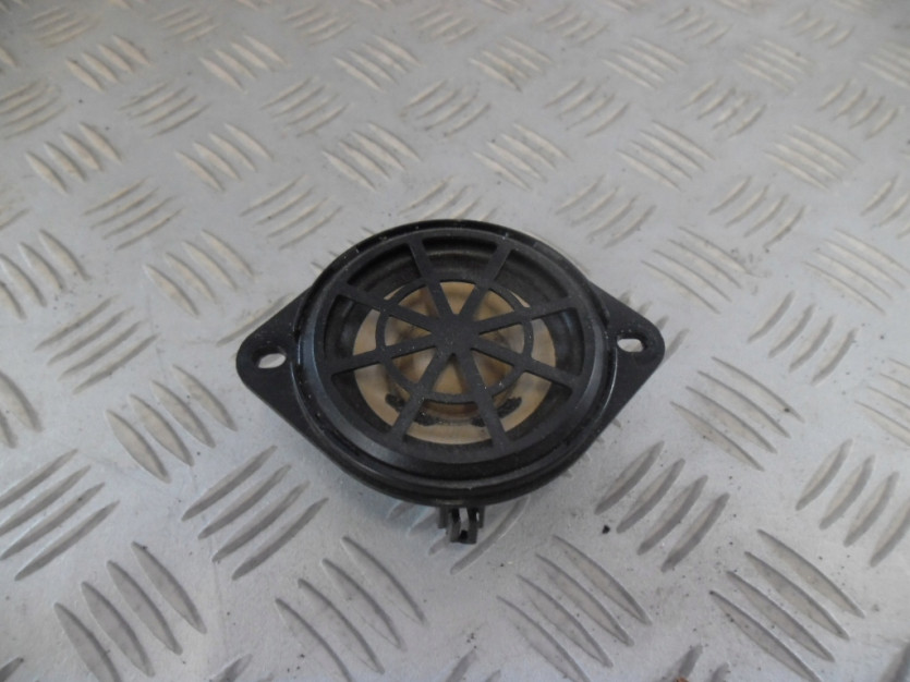 AUDI A4 B8 8K 2009 GLOSNIK 8T0035397