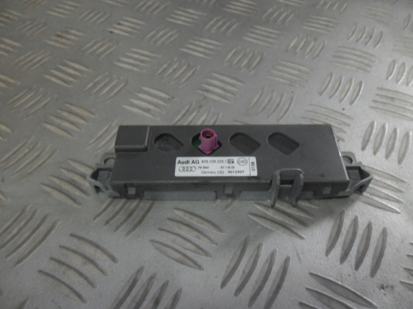 AUDI A4 B8 8K WZMACNIACZ ANTENY SEDAN 8K5035225C