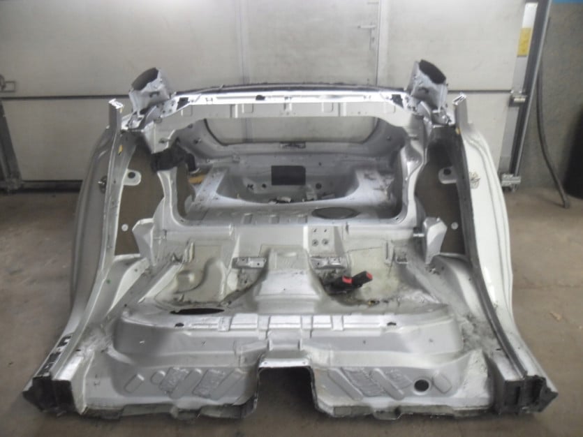 AUDI A4 B8 8K CWIARTKA PAS TYL DUPA TYLNY BLOTNIKI
