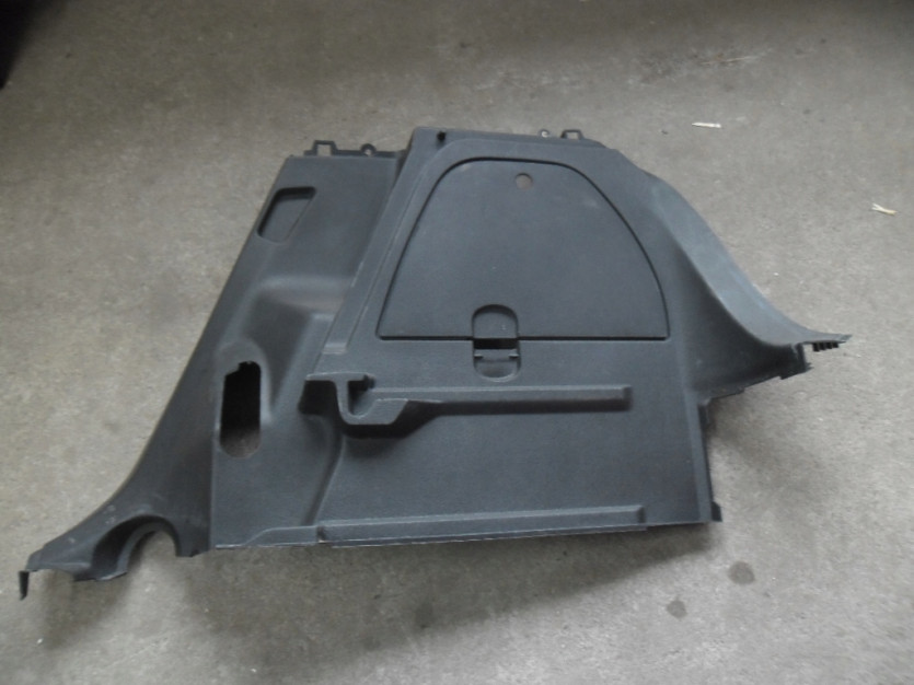OPEL CORSA E 2019 BOCZEK BAGAZNIKA PRAWY TYL