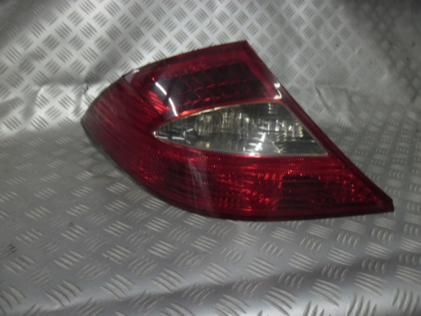 MERCEDES CLS LAMPA LEWA TYL TYLNA A21982001