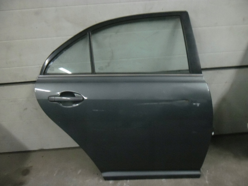 TOYOTA AVENSIS T25 II DRZWI PRAWE TYL TYLNE