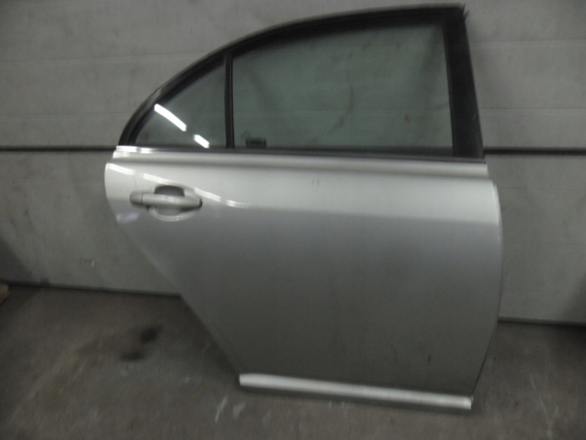 TOYOTA AVENSIS T25 II DRZWI PRAWE TYL TYLNE