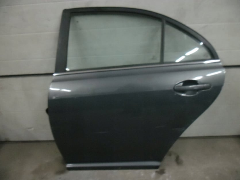TOYOTA AVENSIS T25 II DRZWI LEWE TYL TYLNE