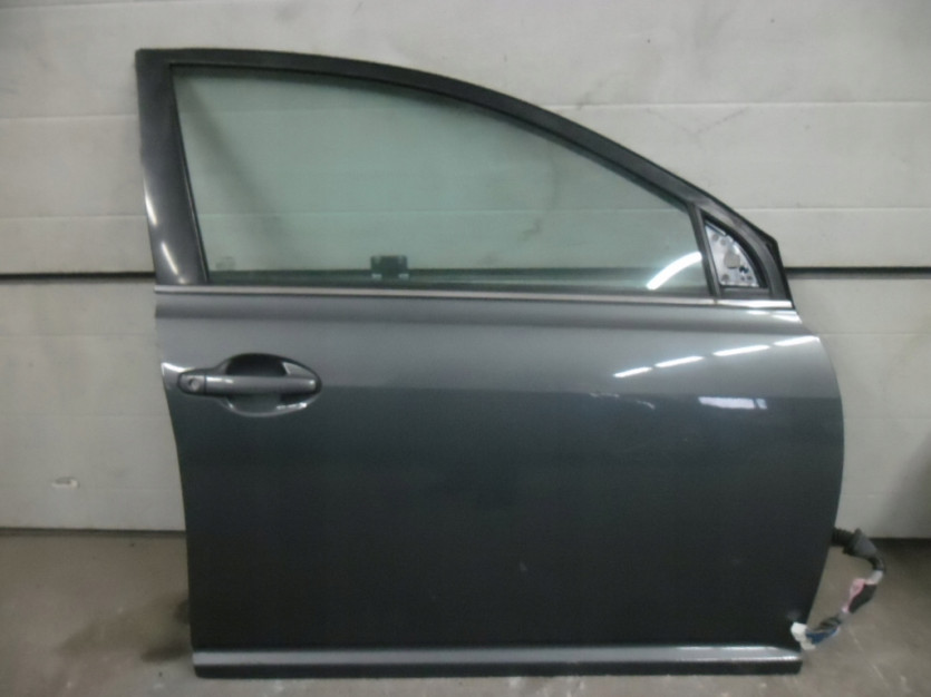 TOYOTA AVENSIS T25 II DRZWI PRAWE PRZOD PRZEDNIE