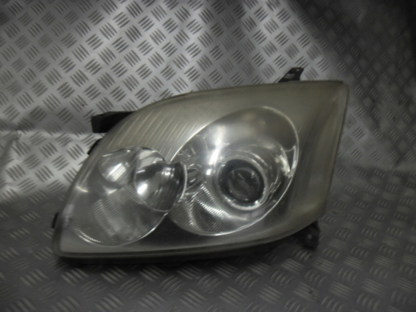 TOYOTA AVENSIS T25 II LAMPA LEWA PRZOD PRZEDNIA