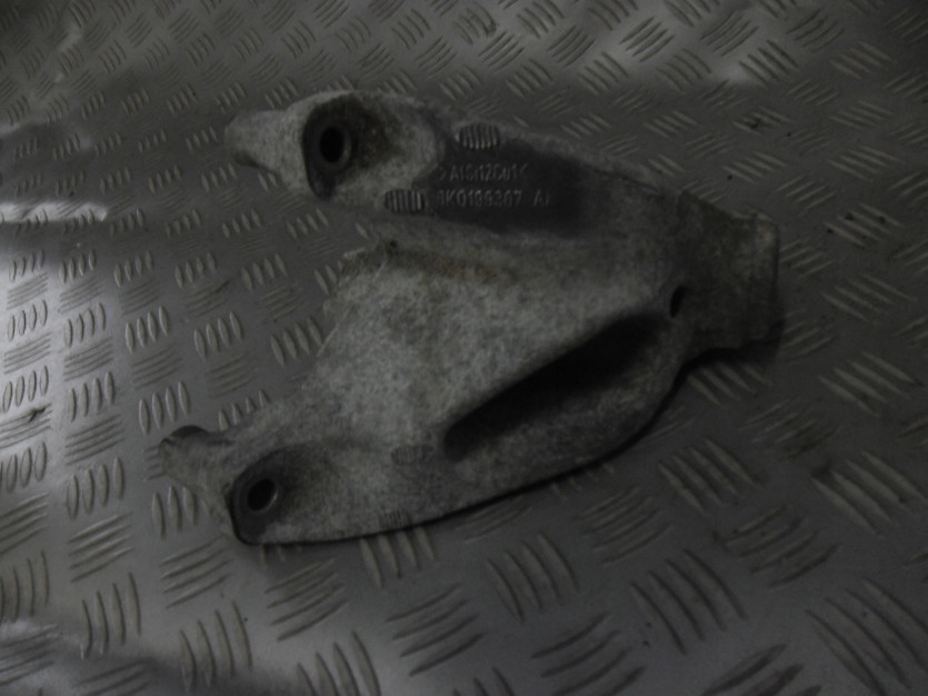 AUDI A4 B8 8K LAPA WSPORNIK SILNIKA 8K0199307AL