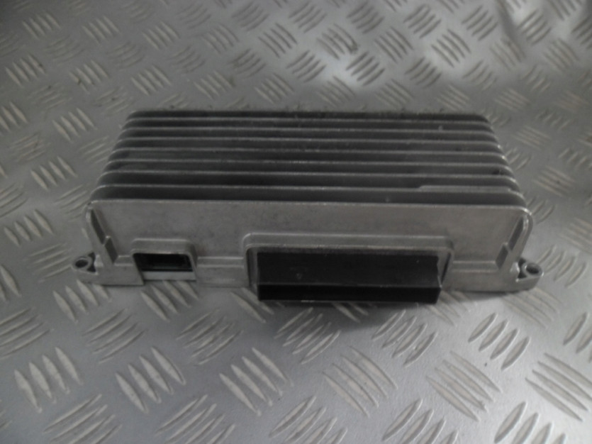 AUDI A4 B8 8K 2010 WZMACNIACZ RADIA 8T0035223AD