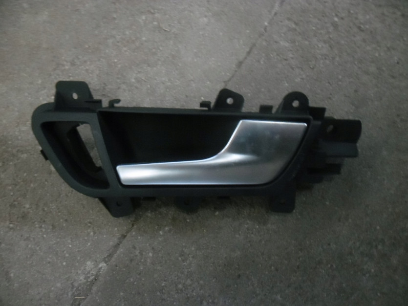 AUDI A4 B8 8K KLAMKA DRZWI PRAWA WEWNETRZNA