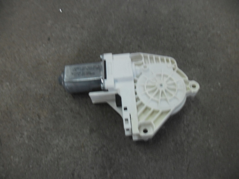 AUDI A4 B8 8K SILNIK SZYBY LEWY PRZOD 8K0959801A