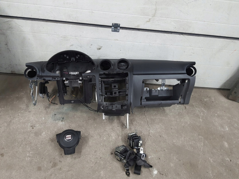 SEAT IBIZA III 6L 6Q DESKA KONSOLA PASY AIRBAG