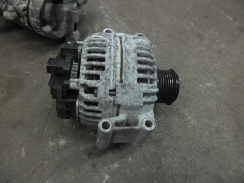 AUDI A5 8T 2010 ALTERNATOR 06H903016L