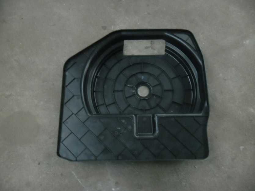AUDI A5 8T WNEKA KOLA ZAPASOWEGO 8T0012116