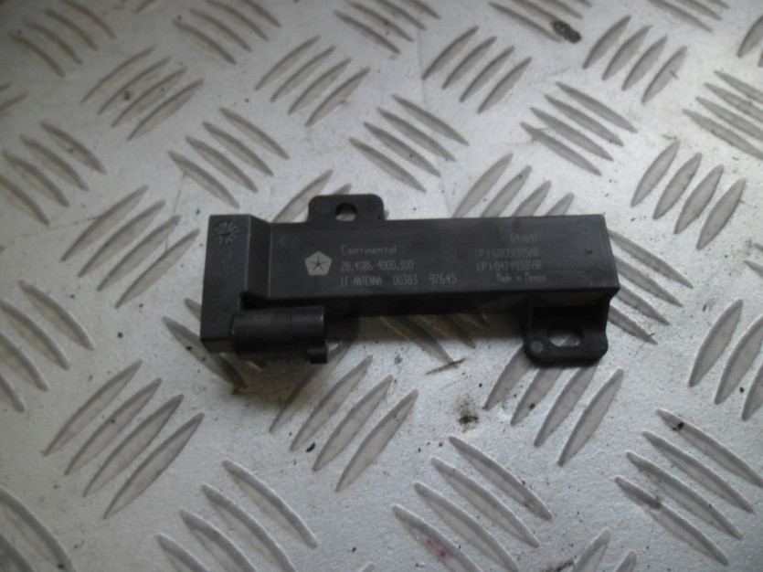CHRYSLER PACIFICA S 2 II WZMACNIACZ ANTENA KEYLESS