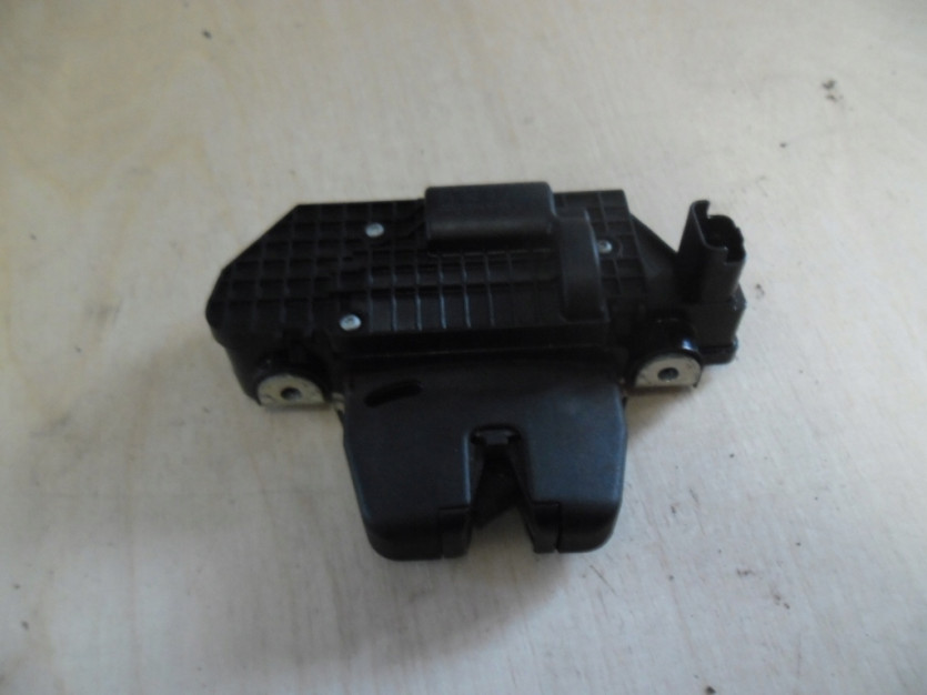 PEUGEOT 208 LIFT ZAMEK KLAPY BAGAZNIKA TYL