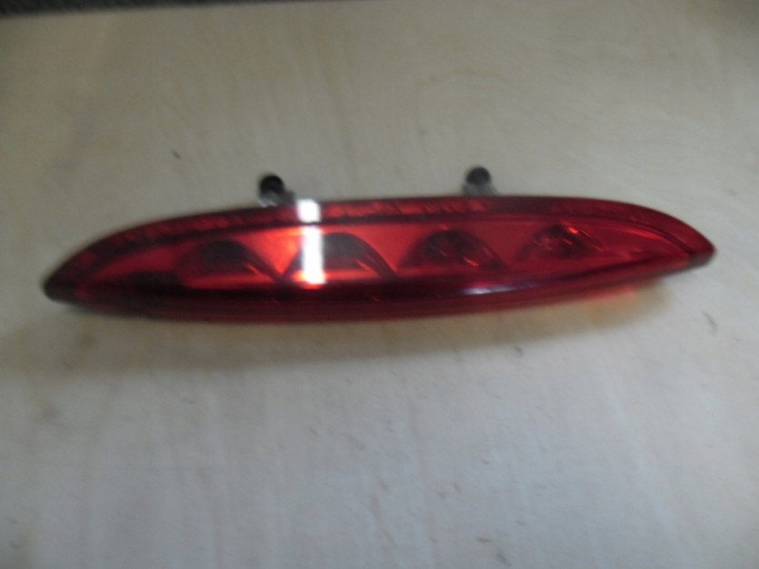 PEUGEOT 208 LIFT LAMPKA SWIATLO STOP 9674309080