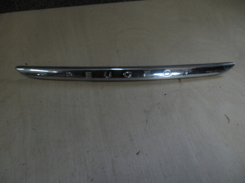 PEUGEOT 208 LIFT LISTWA CHROM KLAPY BAGAZNIKA TYL