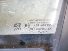 PEUGEOT 208 LIFT SZYBA LEWA PRZOD PRZEDNIA