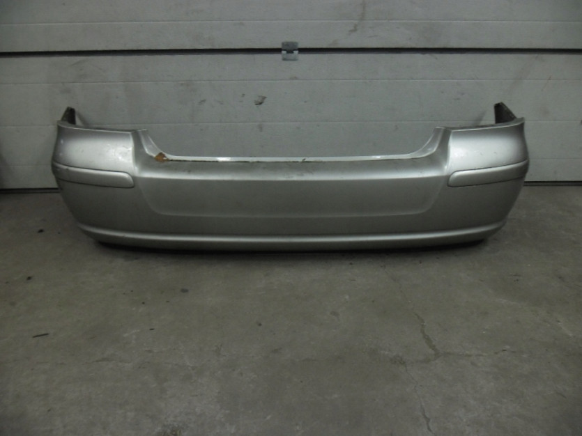 TOYOTA AVENSIS T25 II ZDERZAK TYL TYLNY