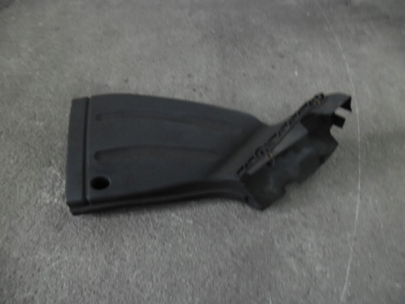 AUDI A4 B7 8E 2006 DOLOT POWIETRZA 8E0129618H