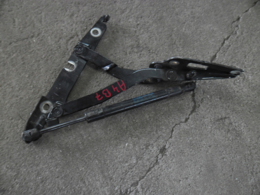 AUDI A4 B7 8E ZAWIAS KLAPY BAGAZNIKA PRAWY TYL