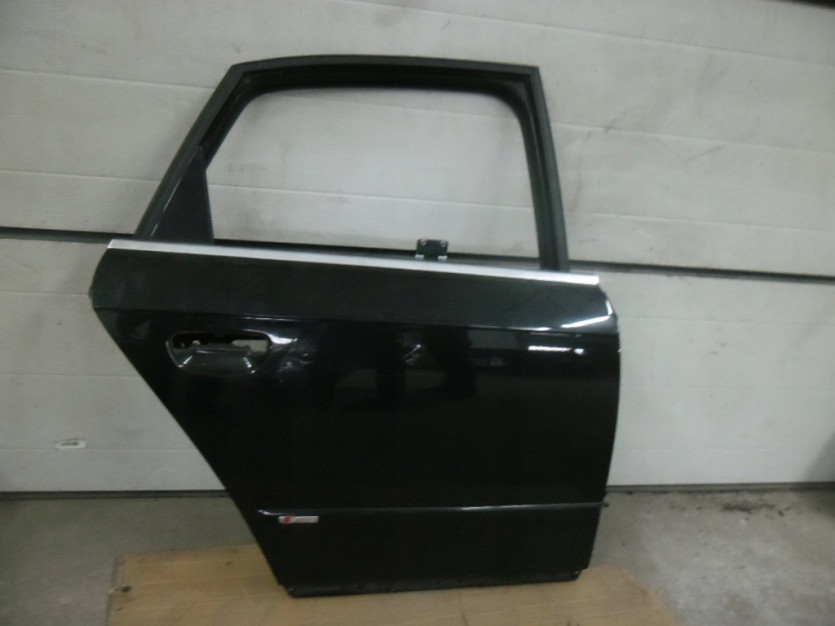 AUDI A4 B7 8E DRZWI PRAWE TYL TYLNE LY9B SEDAN