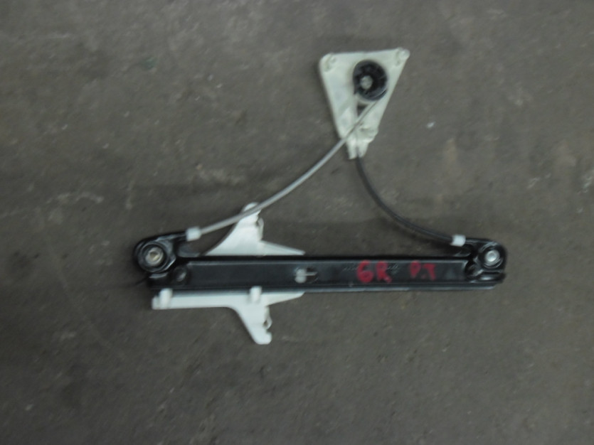 VW POLO 6R PODNOSNIK SZYBY PRAWY TYL TYLNY