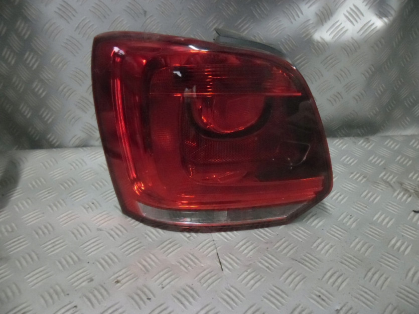 VW POLO 6R LAMPA LEWA TYL TYLNA 6R0945111C