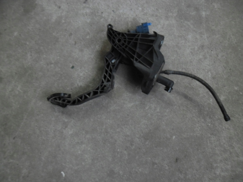 VW POLO 6R PEDAL SPRZEGLA 6R0721388 6R0721117B
