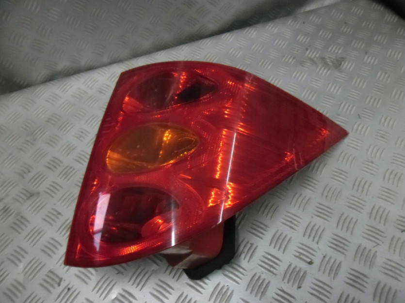 PEUGEOT 1007 LAMPA PRAWA TYL TYLNA