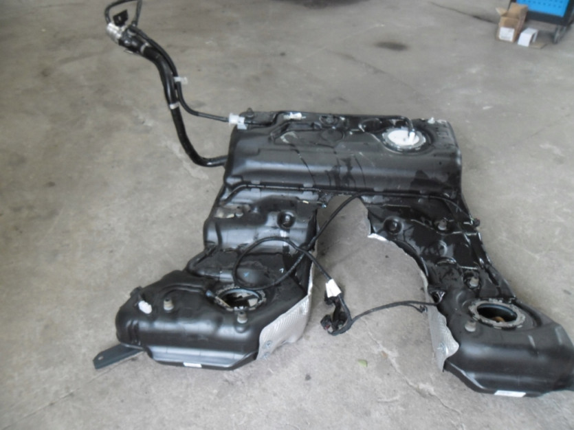 AUDI A8 4H D4 TFSI ZBIORNIK PALIWA BAK 4H0201021BJ