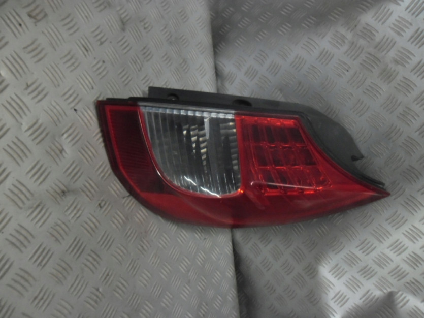 RENAULT SCENIC II LIFT LAMPA PRAWA TYL TYLNA
