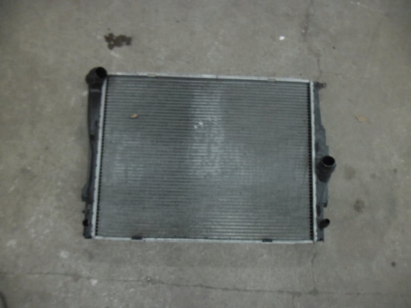 BMW 3 III E92 LIFT 328 USA CHLODNICA WODY 7581650