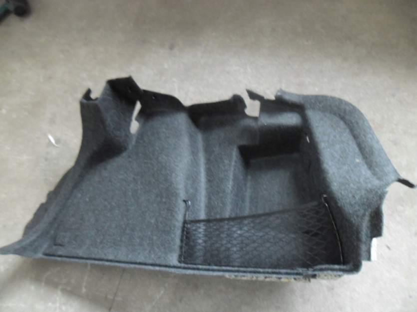VW JETTA 5C6 VI BOCZEK BAGAZNIKA PRAWY 5C6867428T