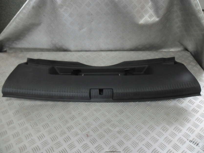VW JETTA 5C6 VI 2017 OSLONA PASA TYL BAGAZNIKA