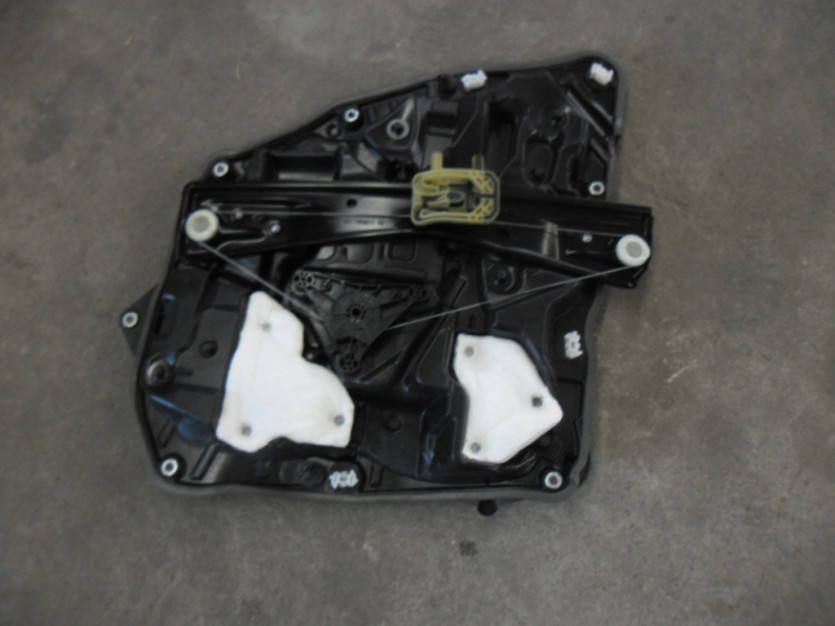 BMW 7 G11 730 2016 PODNOSNIK SZYBY PRAWY TYL