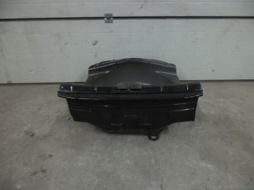 AUDI A4 B7 8E 2006 SEDAN PAS TYL TYLNY PODLOGA