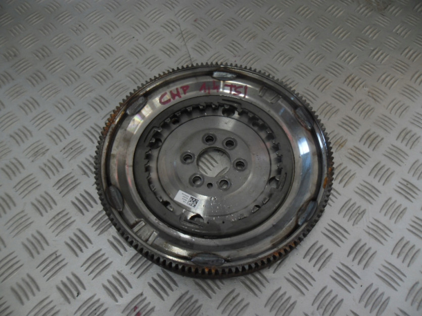 VW GOLF 7 VII 1.4 TSI KOLO DWUMASOWE 04E105266